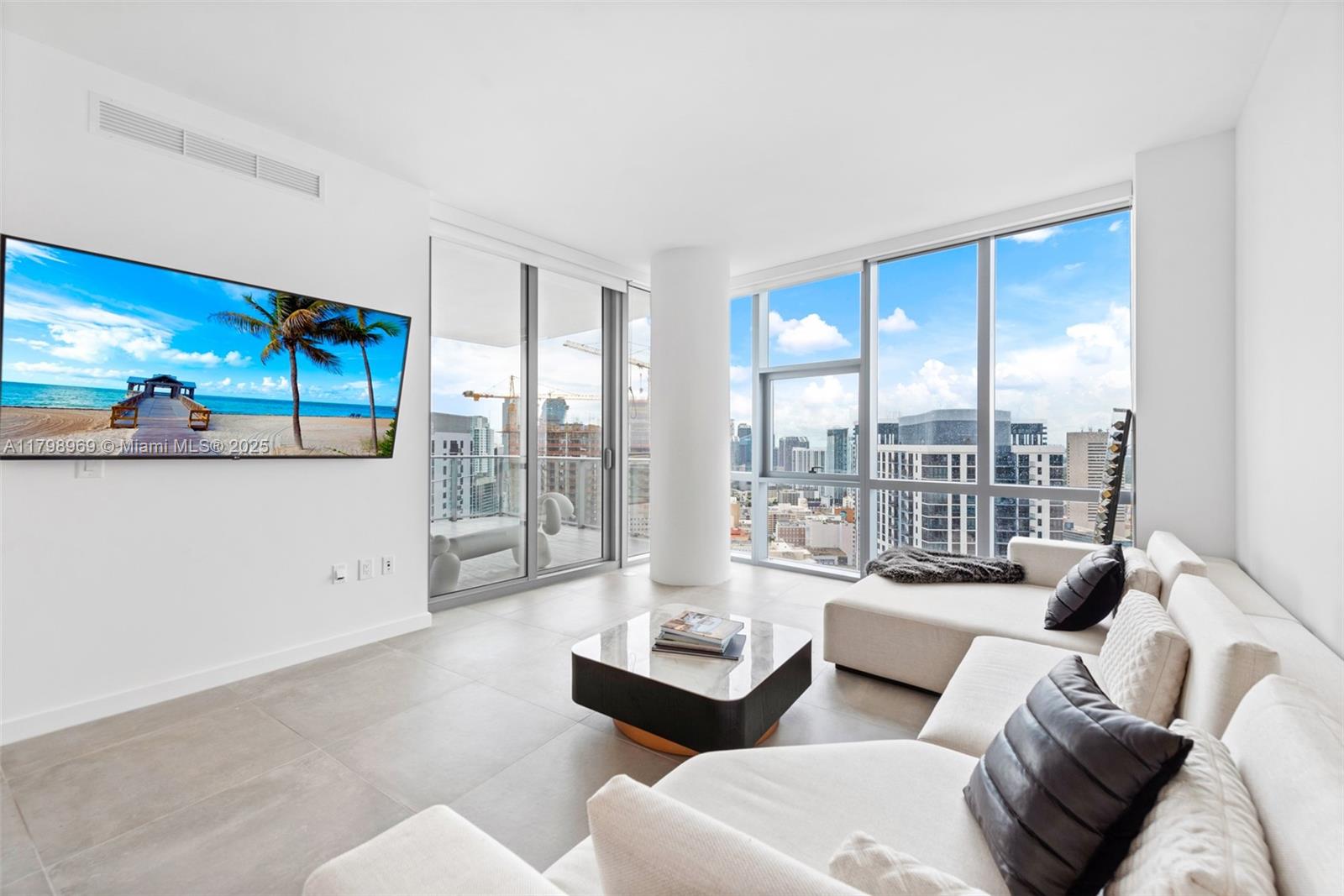 851 NE 1st Ave #4011, Miami FL 33132