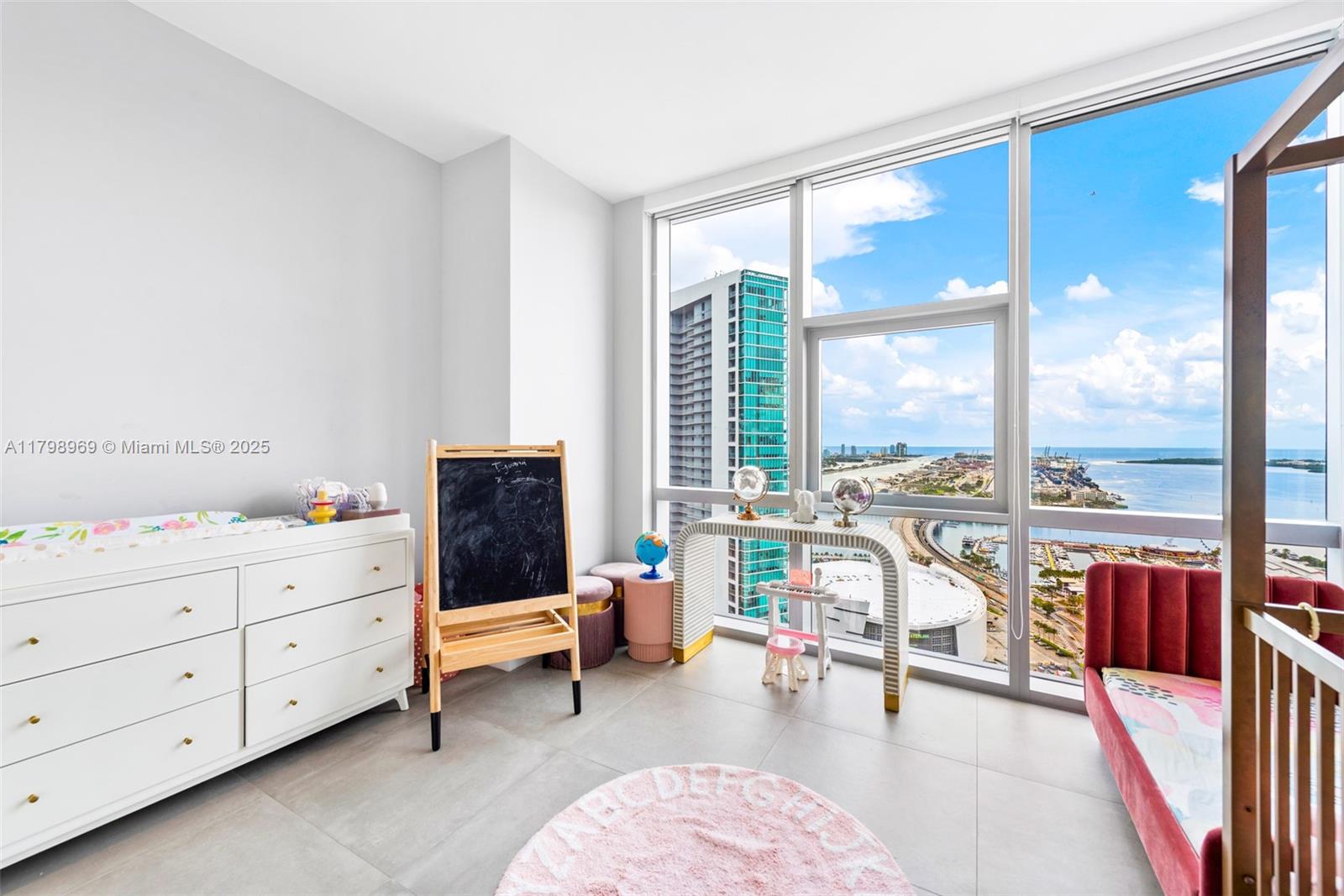 851 NE 1st Ave #4011, Miami FL 33132
