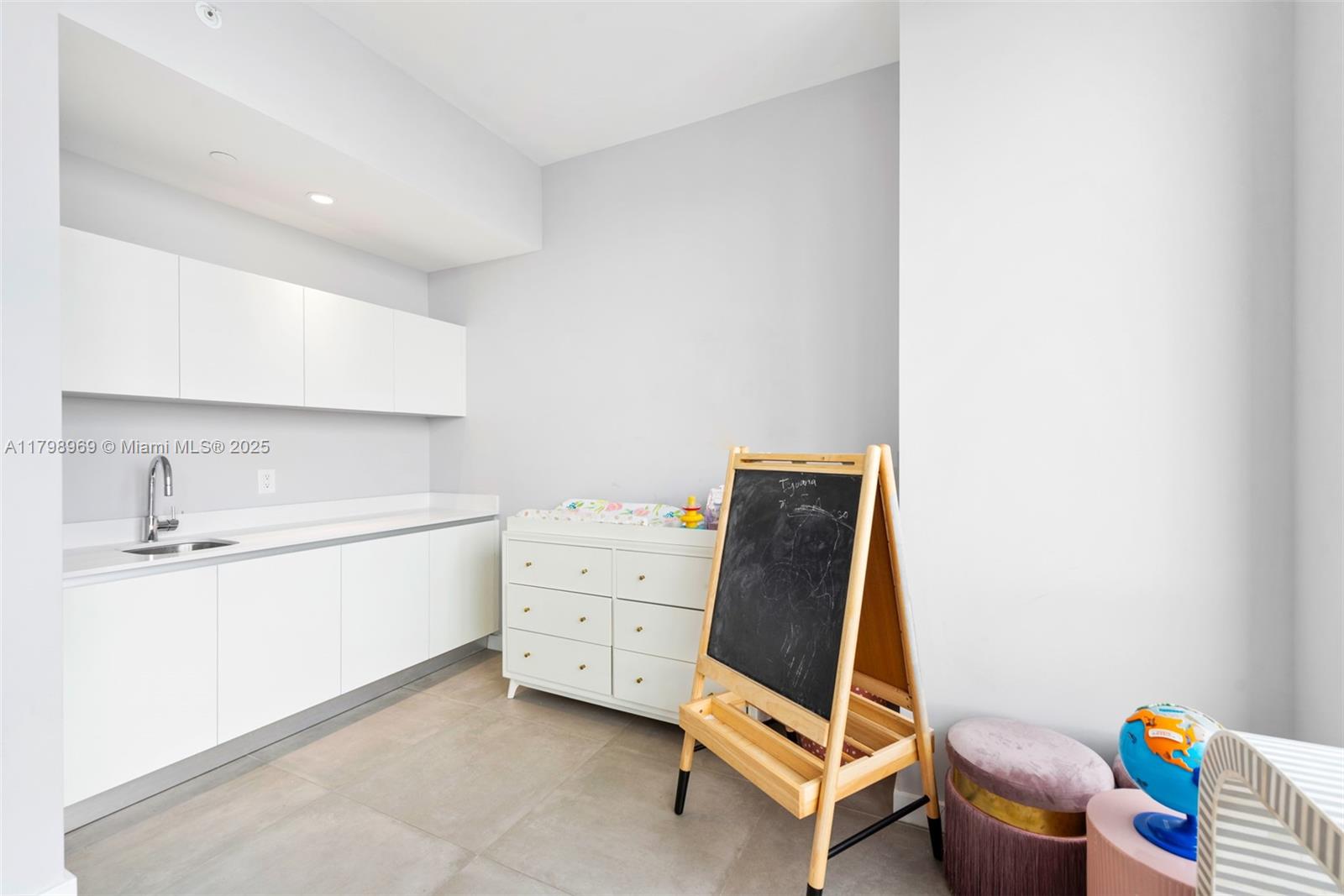 851 NE 1st Ave #4011, Miami FL 33132