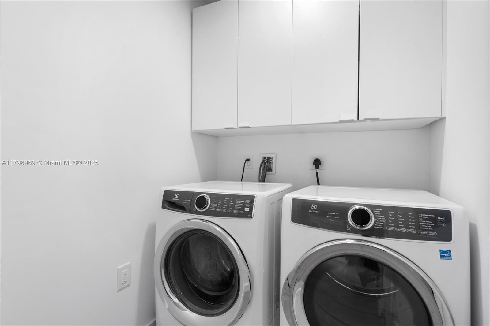 851 NE 1st Ave #4011, Miami FL 33132