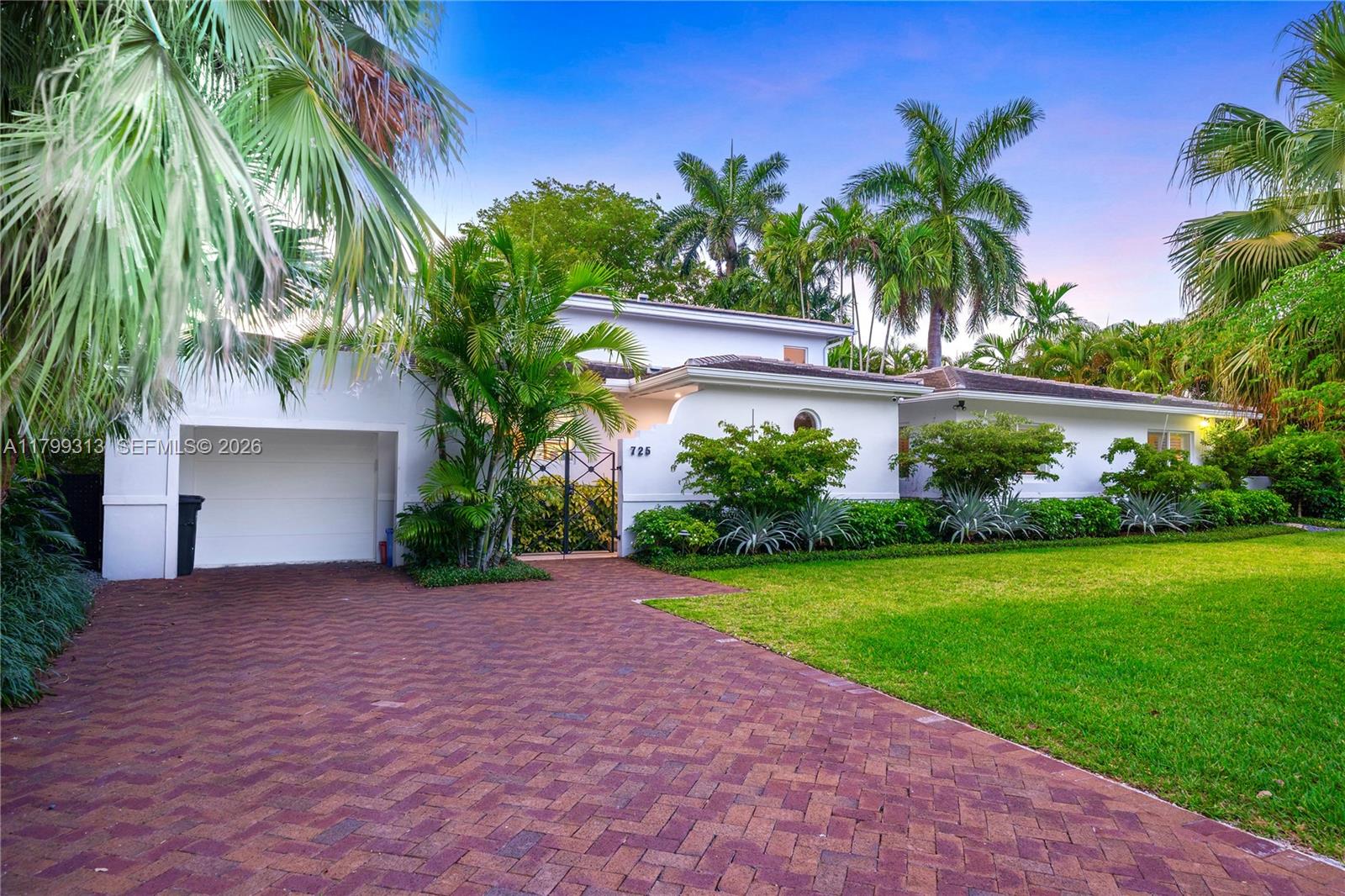 725 Vilabella Ave, Coral Gables FL 33146