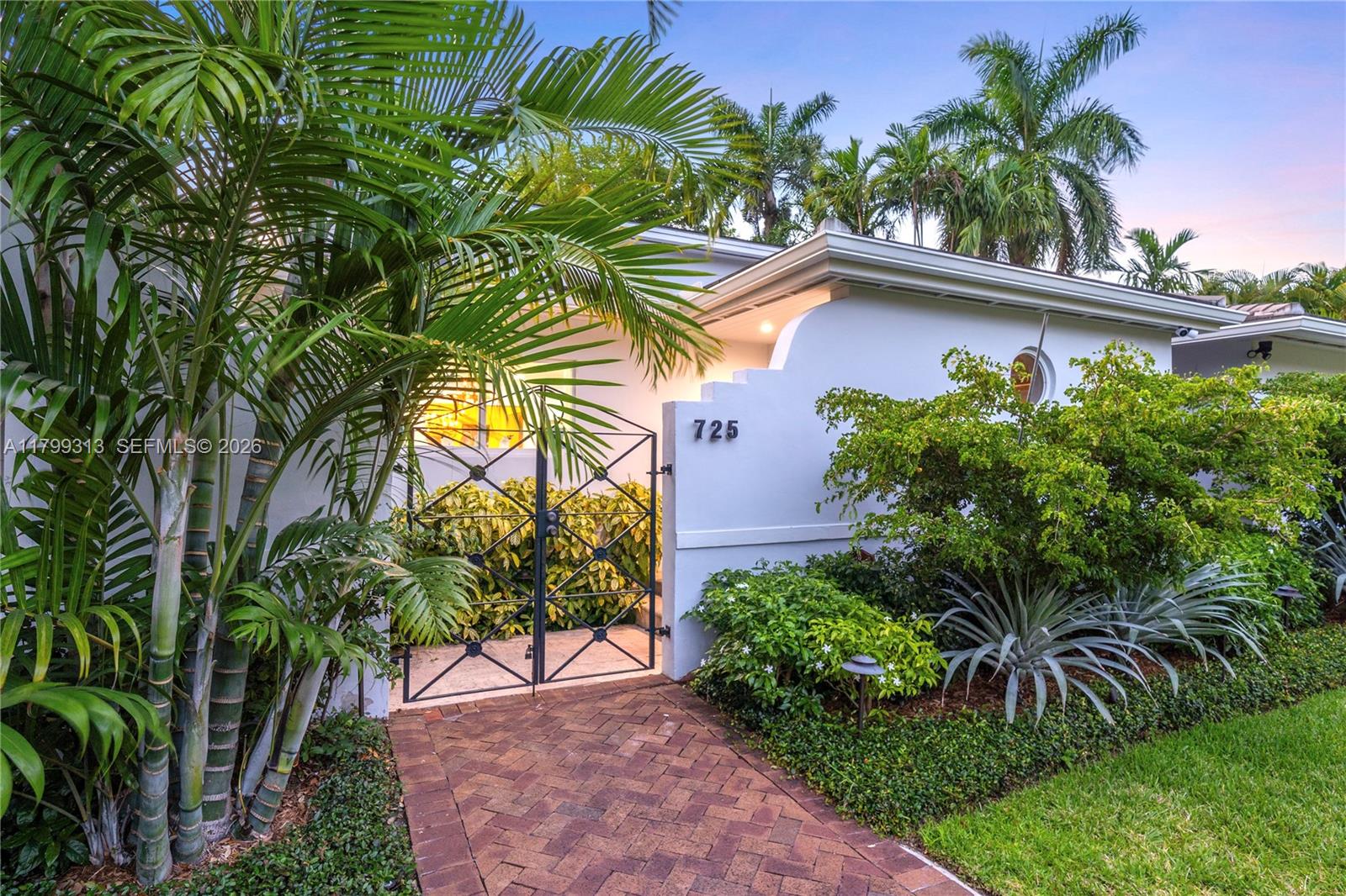 725 Vilabella Ave, Coral Gables FL 33146