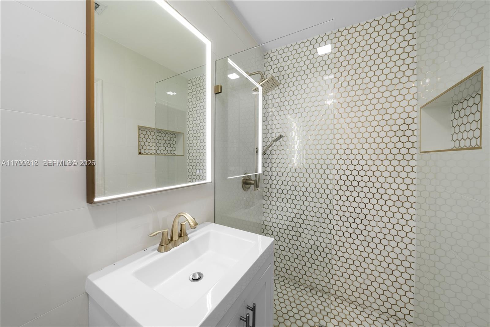 725 Vilabella Ave, Coral Gables FL 33146
