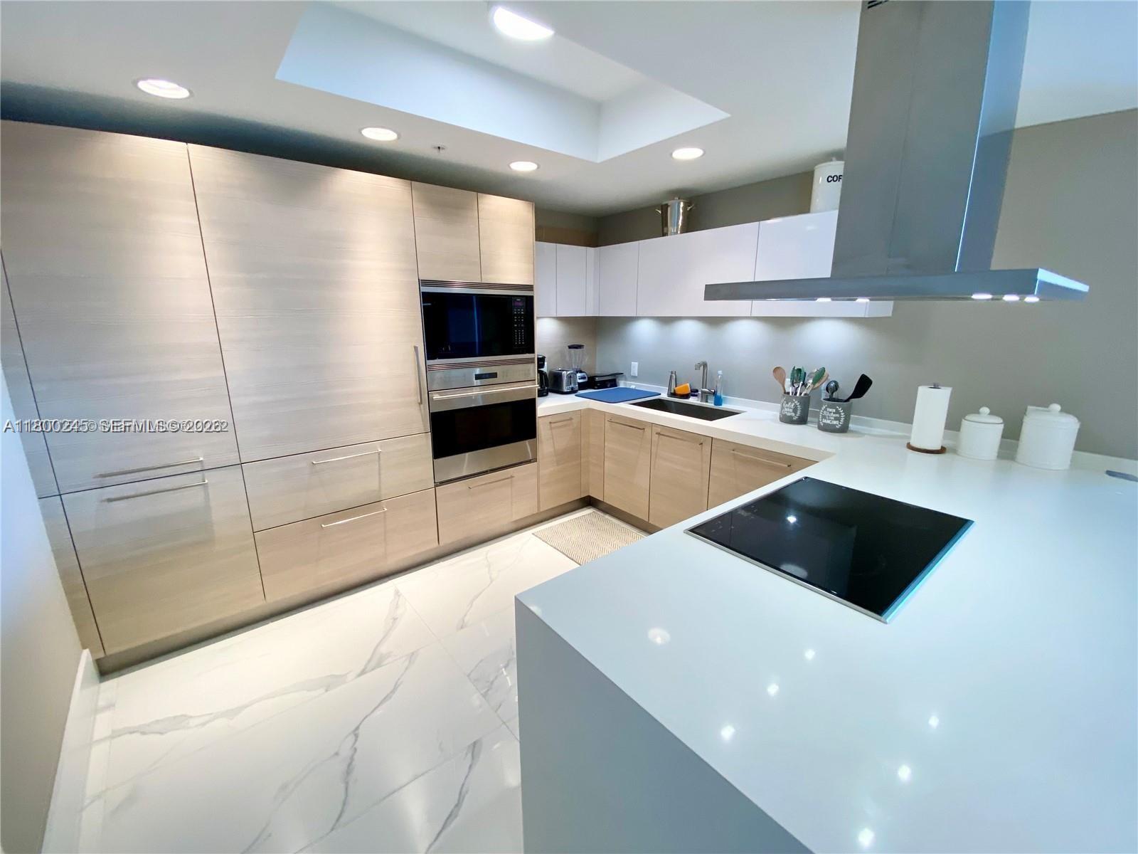 17111 Biscayne Blvd #403, North Miami Beach FL 33160