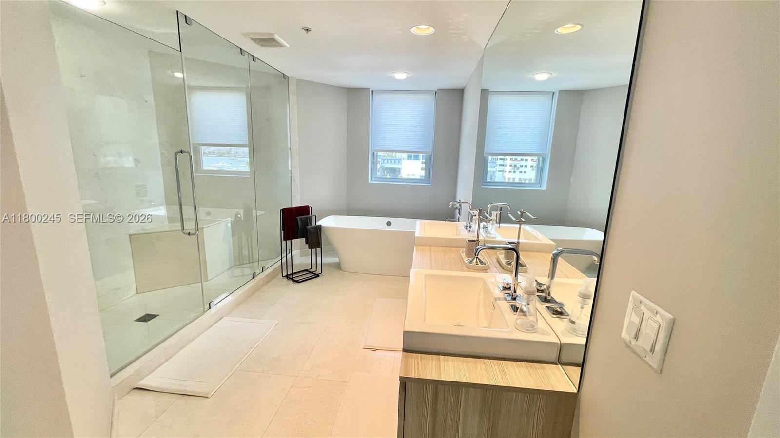 17111 Biscayne Blvd #403, North Miami Beach FL 33160