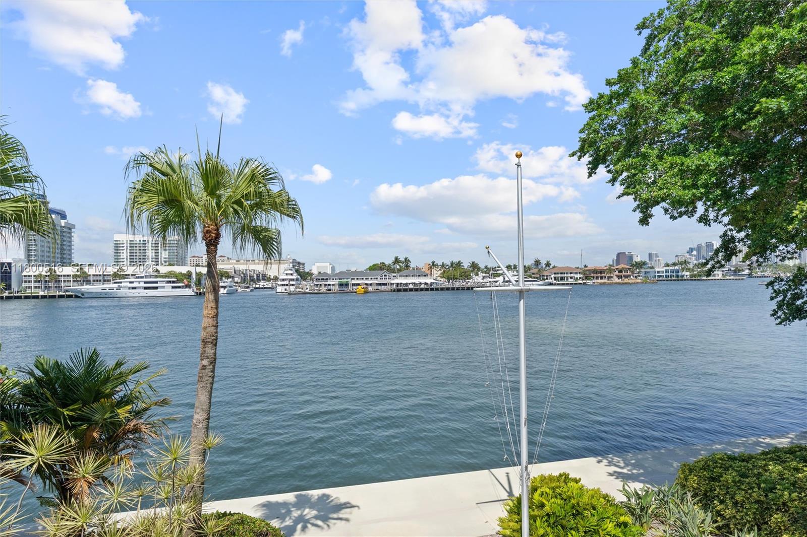 2500 Mercedes Dr, Fort Lauderdale FL 33316