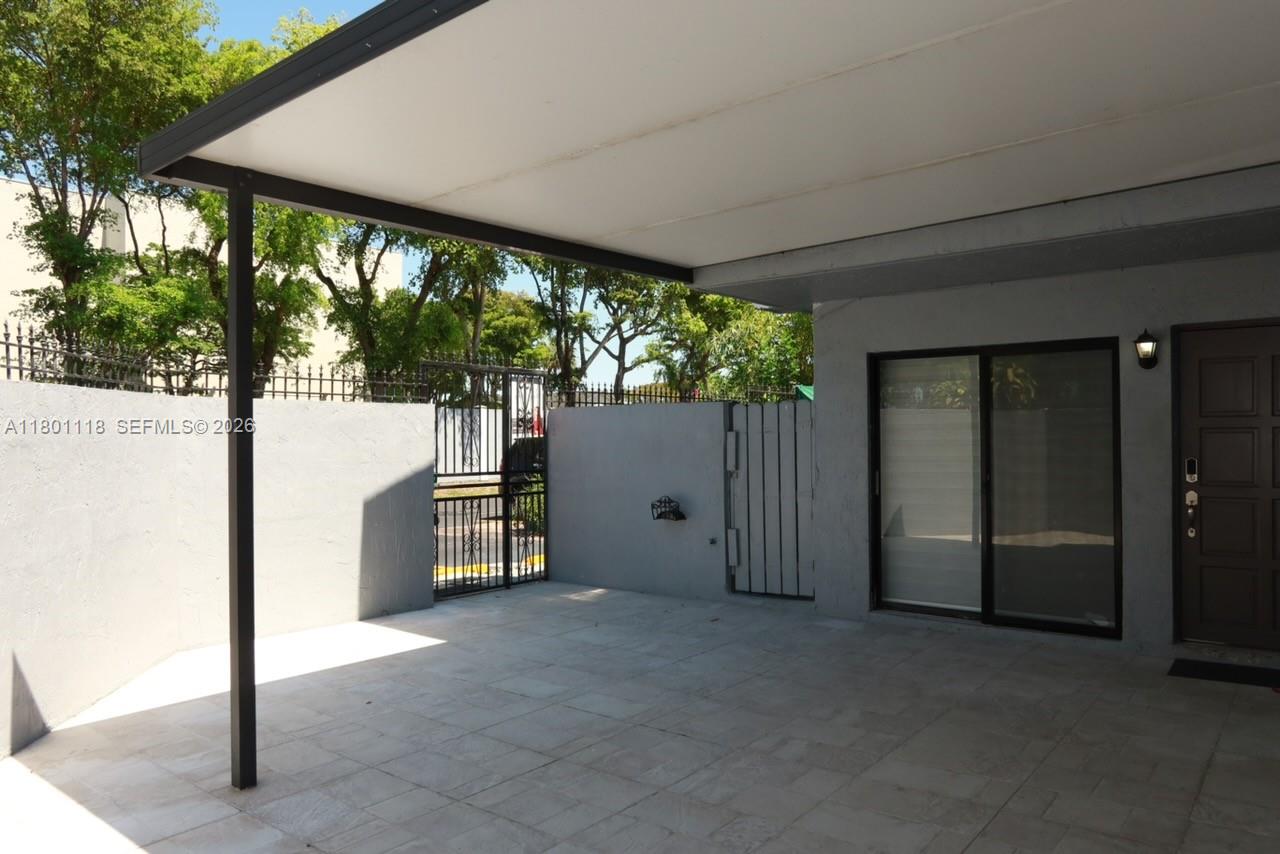 8098 NW 99th Ter, Hialeah Gardens FL 33016
