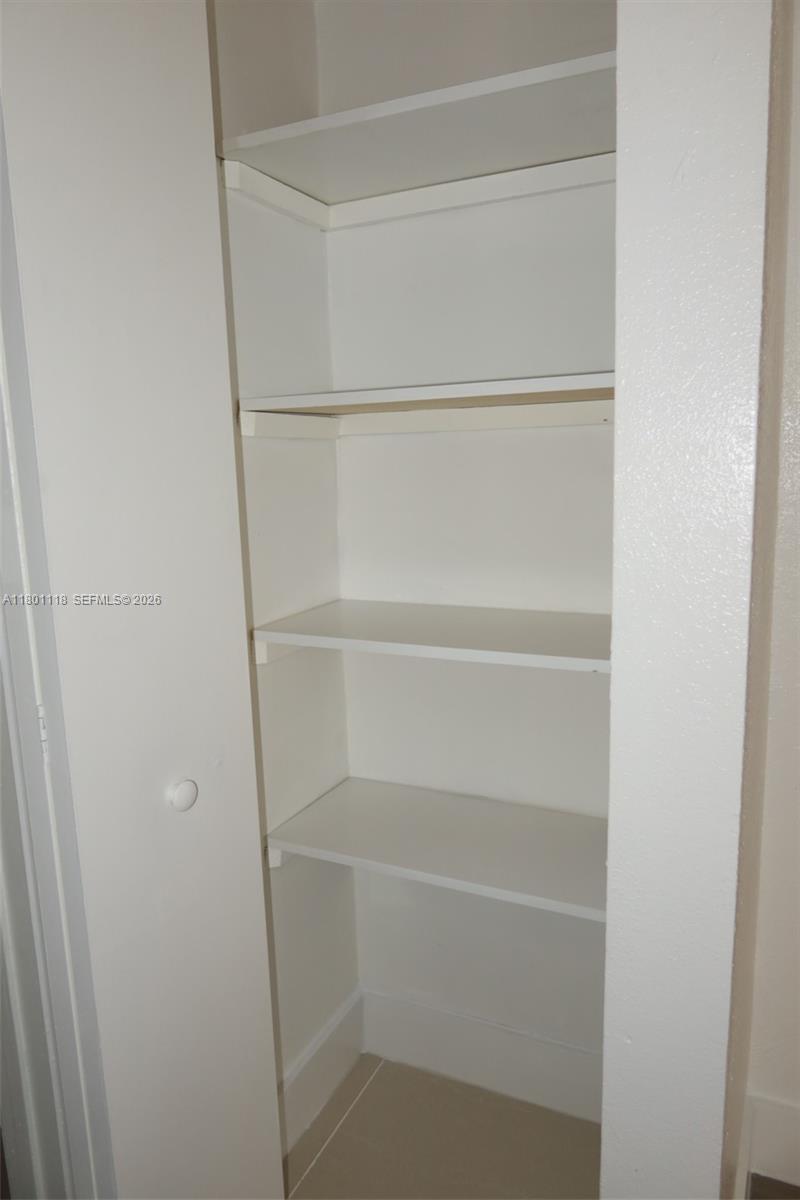 8098 NW 99th Ter, Hialeah Gardens FL 33016