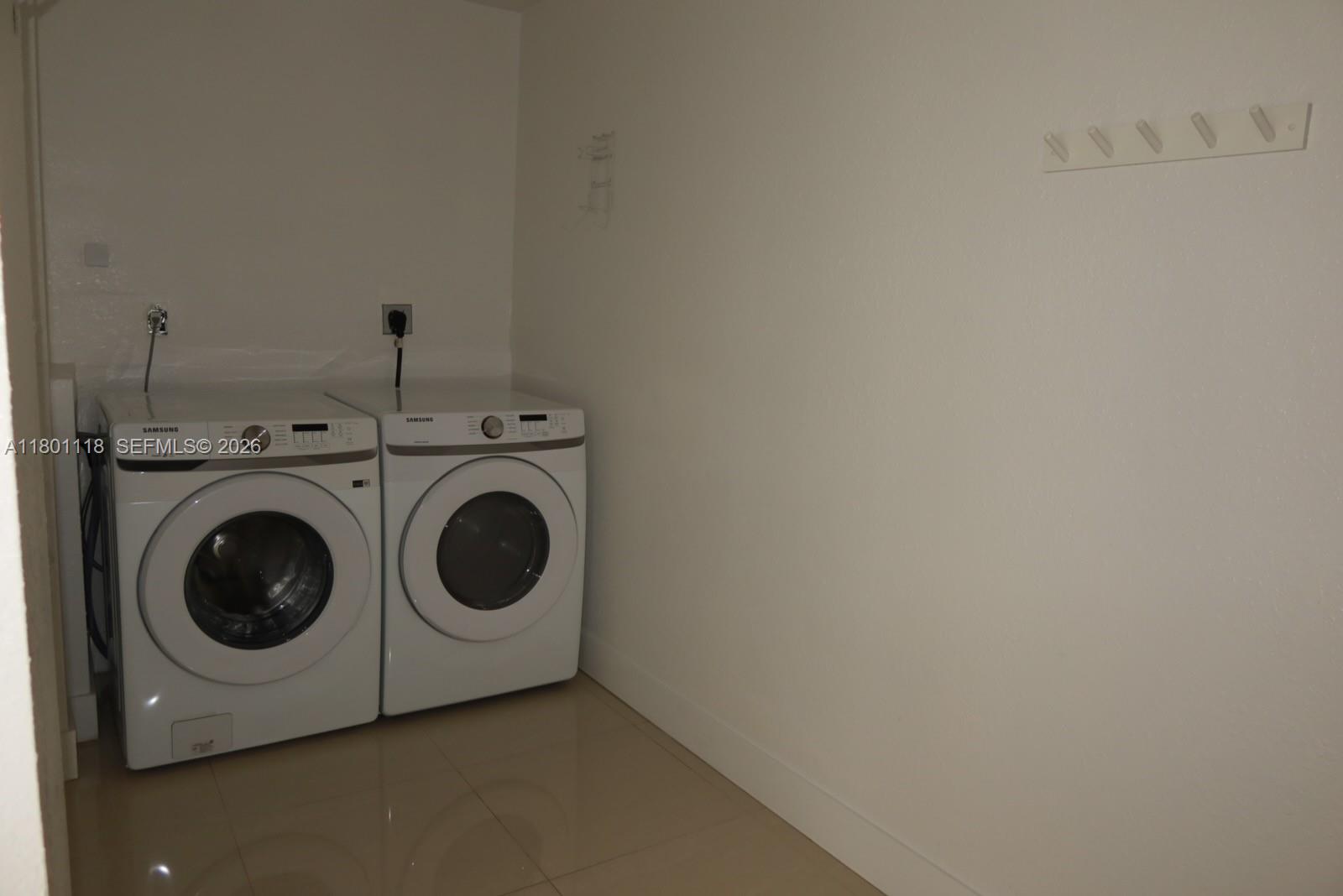 8098 NW 99th Ter, Hialeah Gardens FL 33016