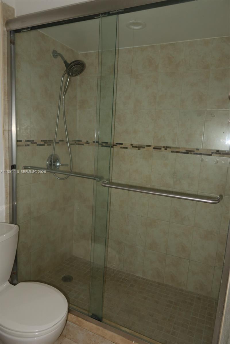 8098 NW 99th Ter, Hialeah Gardens FL 33016