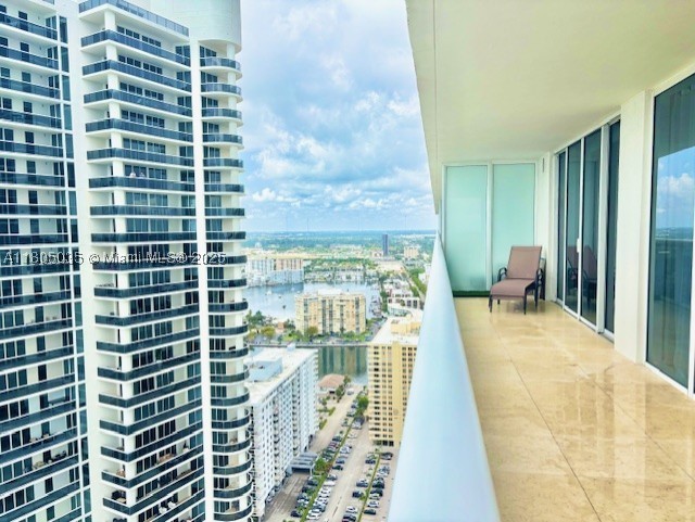 1830 S Ocean Dr #3702, Hallandale Beach FL 33009
