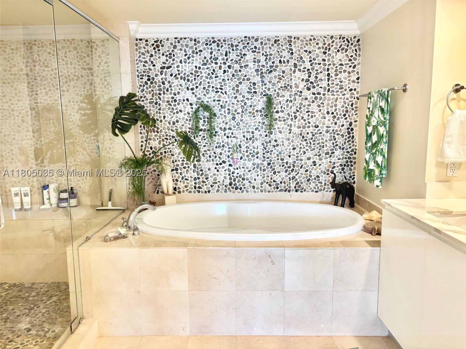 1830 S Ocean Dr #3702, Hallandale Beach FL 33009