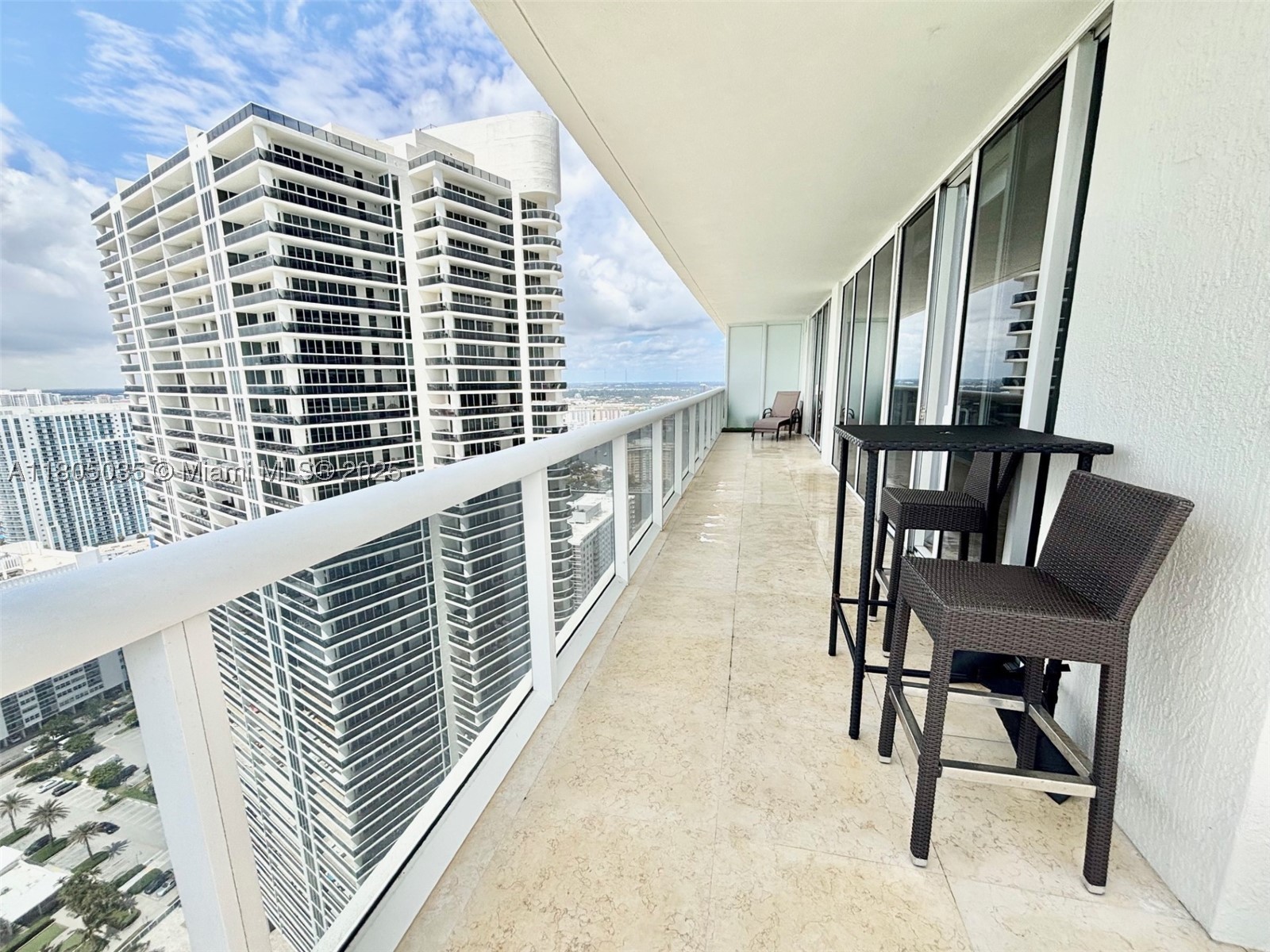 1830 S Ocean Dr #3702, Hallandale Beach FL 33009
