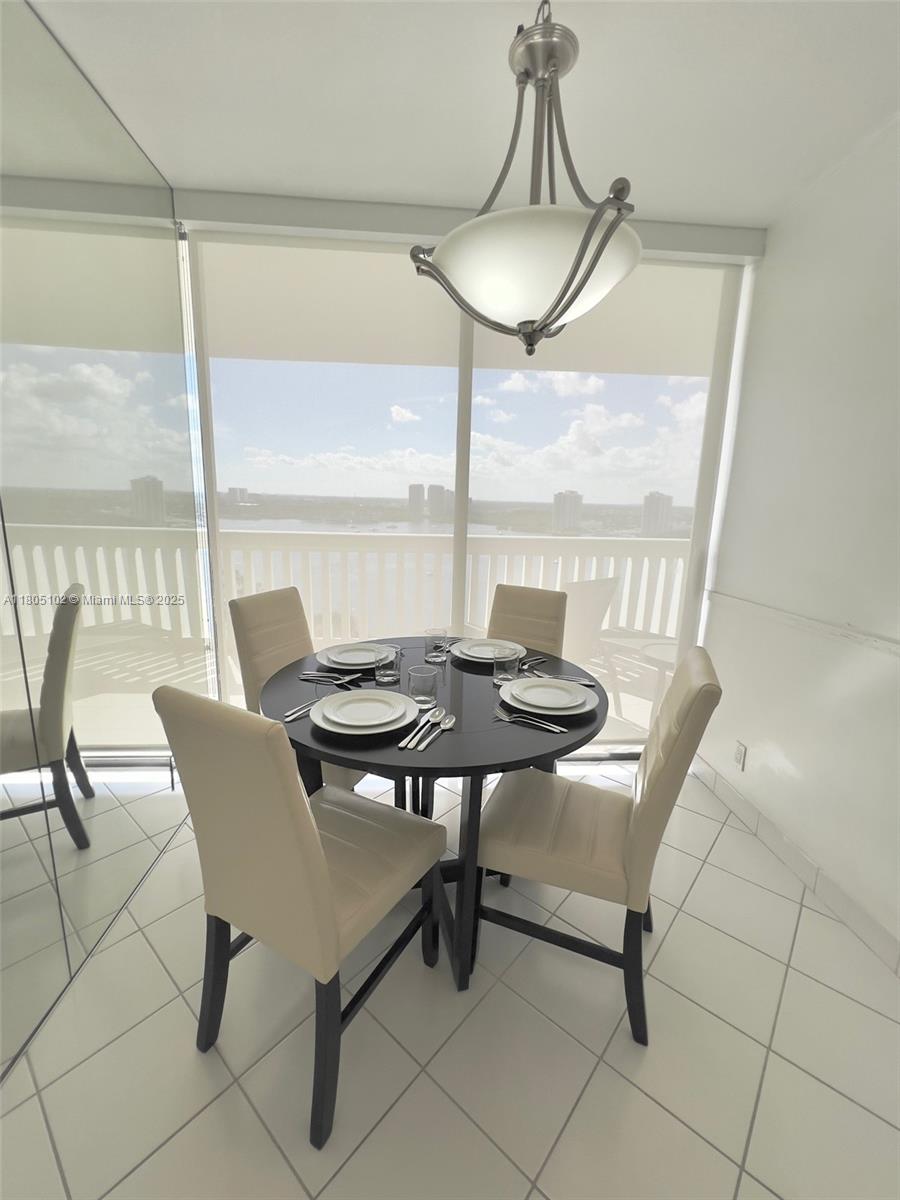 1000 W Island Blvd #2412, Aventura FL 33160