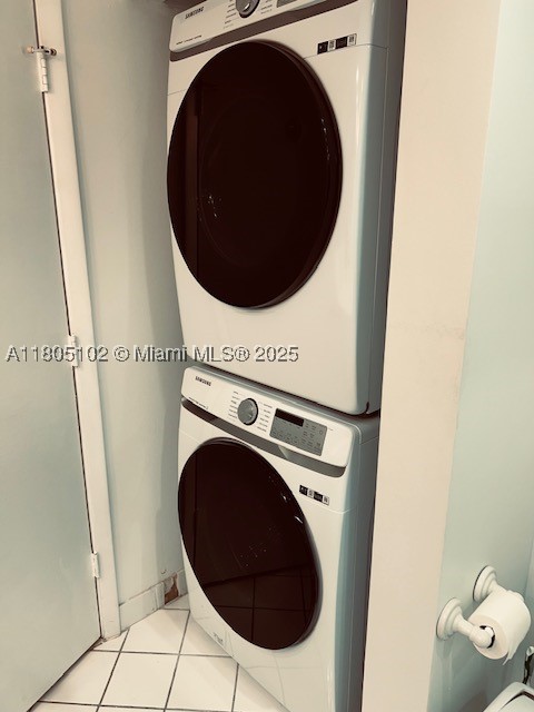1000 W Island Blvd #2412, Aventura FL 33160