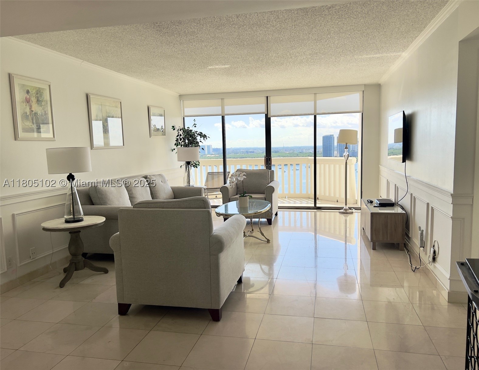 1000 W Island Blvd #2412, Aventura FL 33160