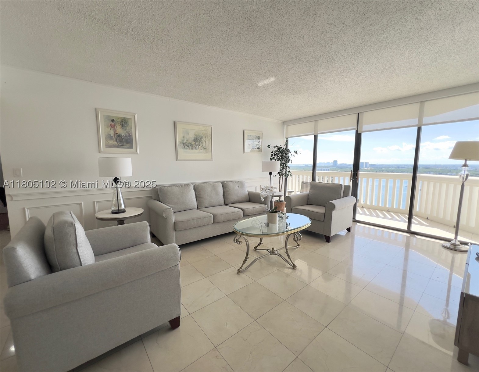 1000 W Island Blvd #2412, Aventura FL 33160