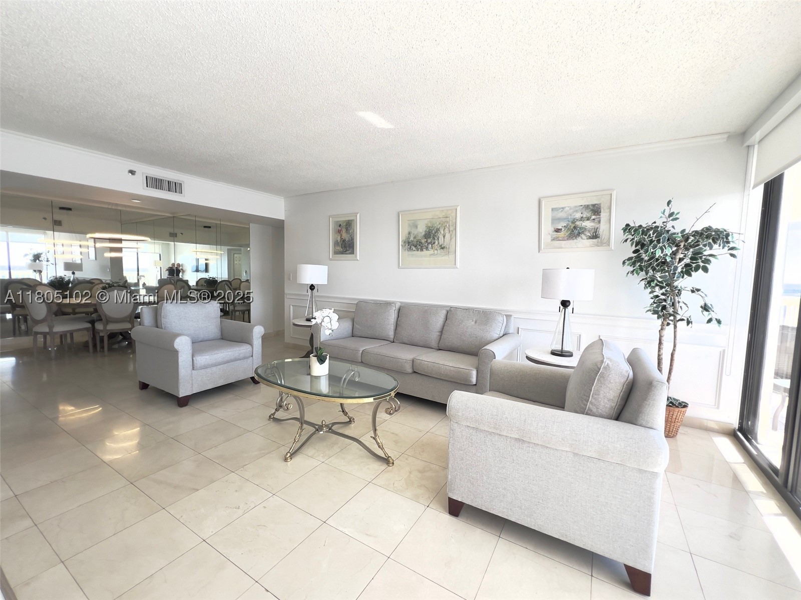 1000 W Island Blvd #2412, Aventura FL 33160