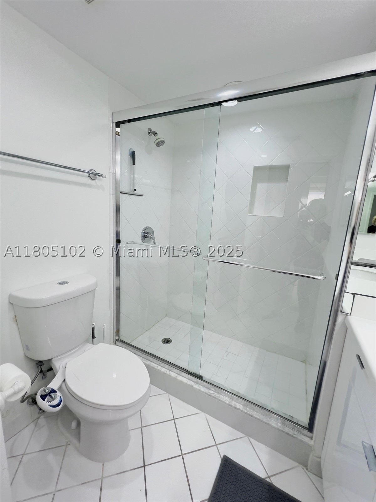 1000 W Island Blvd #2412, Aventura FL 33160