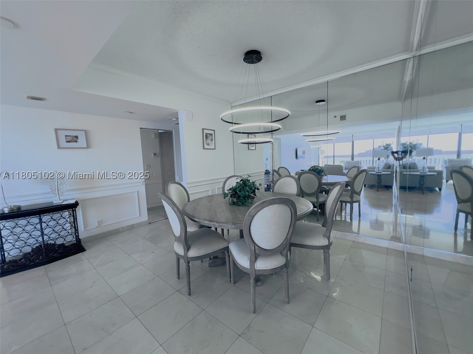 1000 W Island Blvd #2412, Aventura FL 33160
