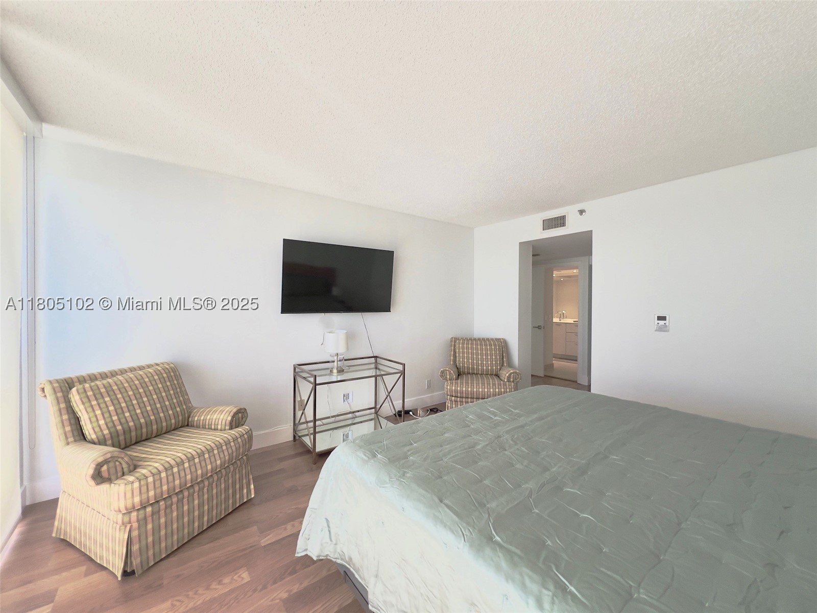 1000 W Island Blvd #2412, Aventura FL 33160