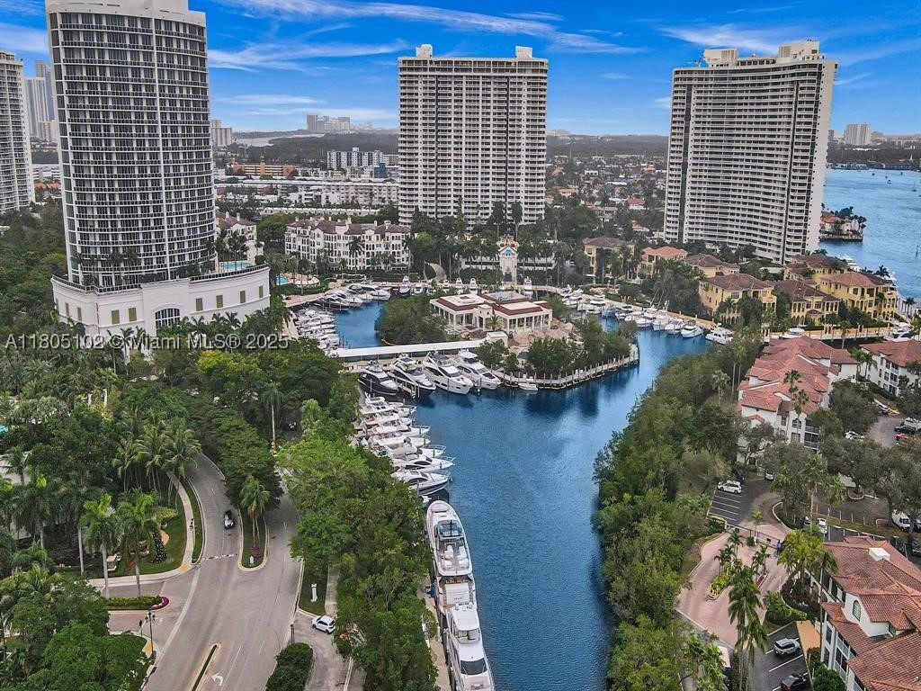 1000 W Island Blvd #2412, Aventura FL 33160