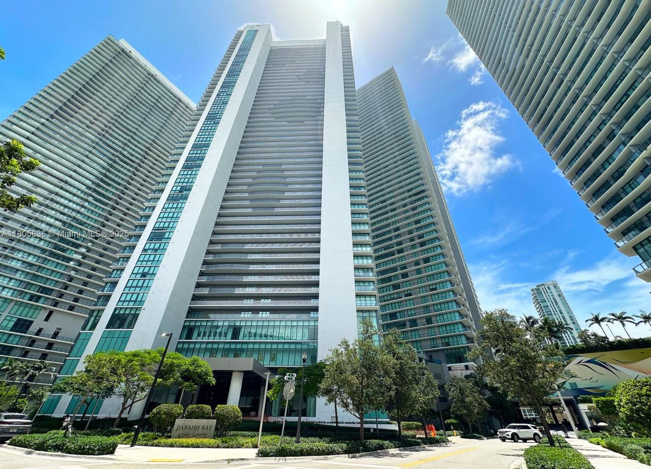 650 NE 32nd St #4201, Miami FL 33137