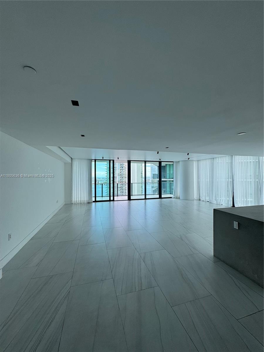 650 NE 32nd St #4201, Miami FL 33137
