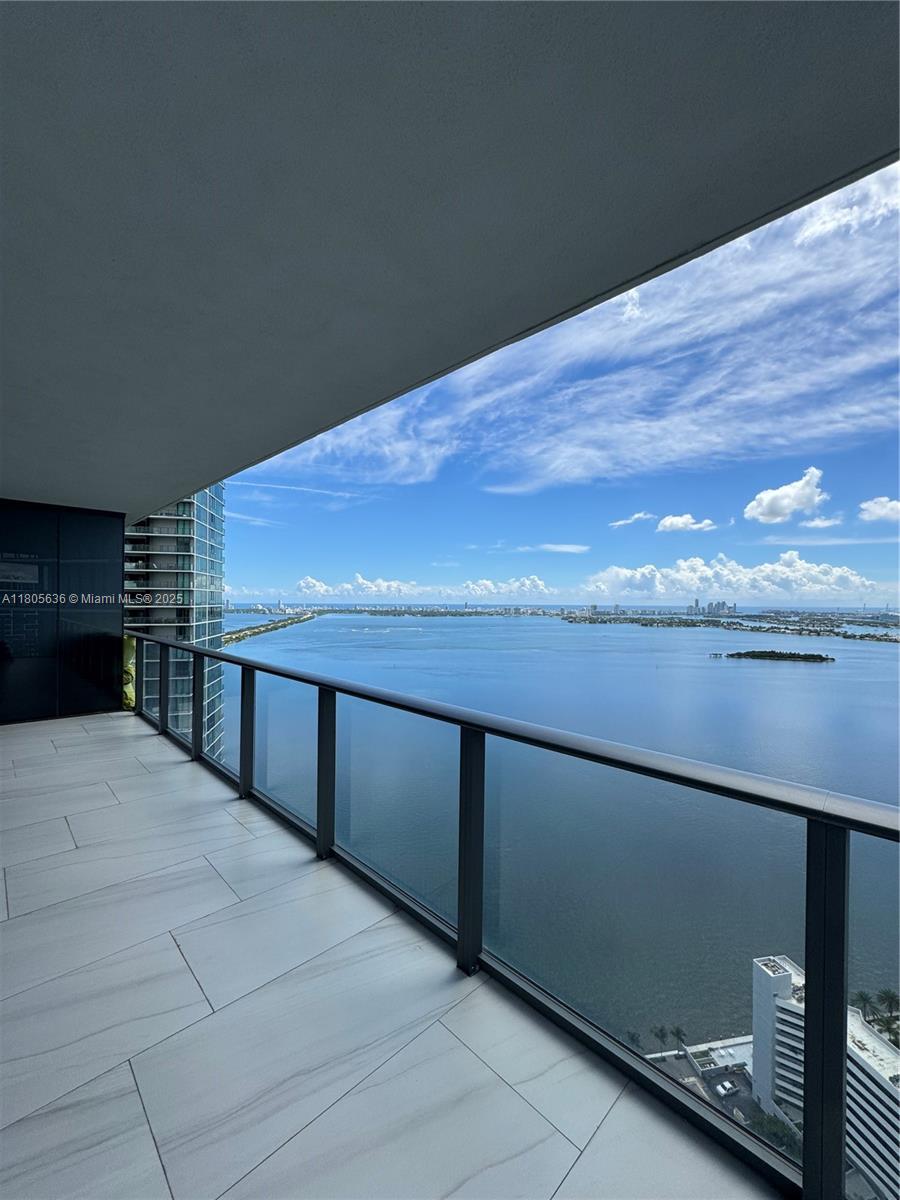 650 NE 32nd St #4201, Miami FL 33137