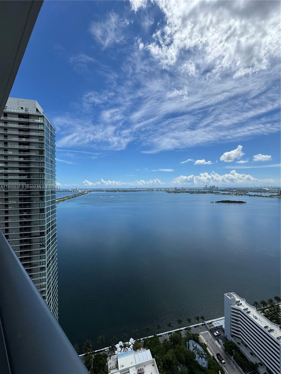 650 NE 32nd St #4201, Miami FL 33137
