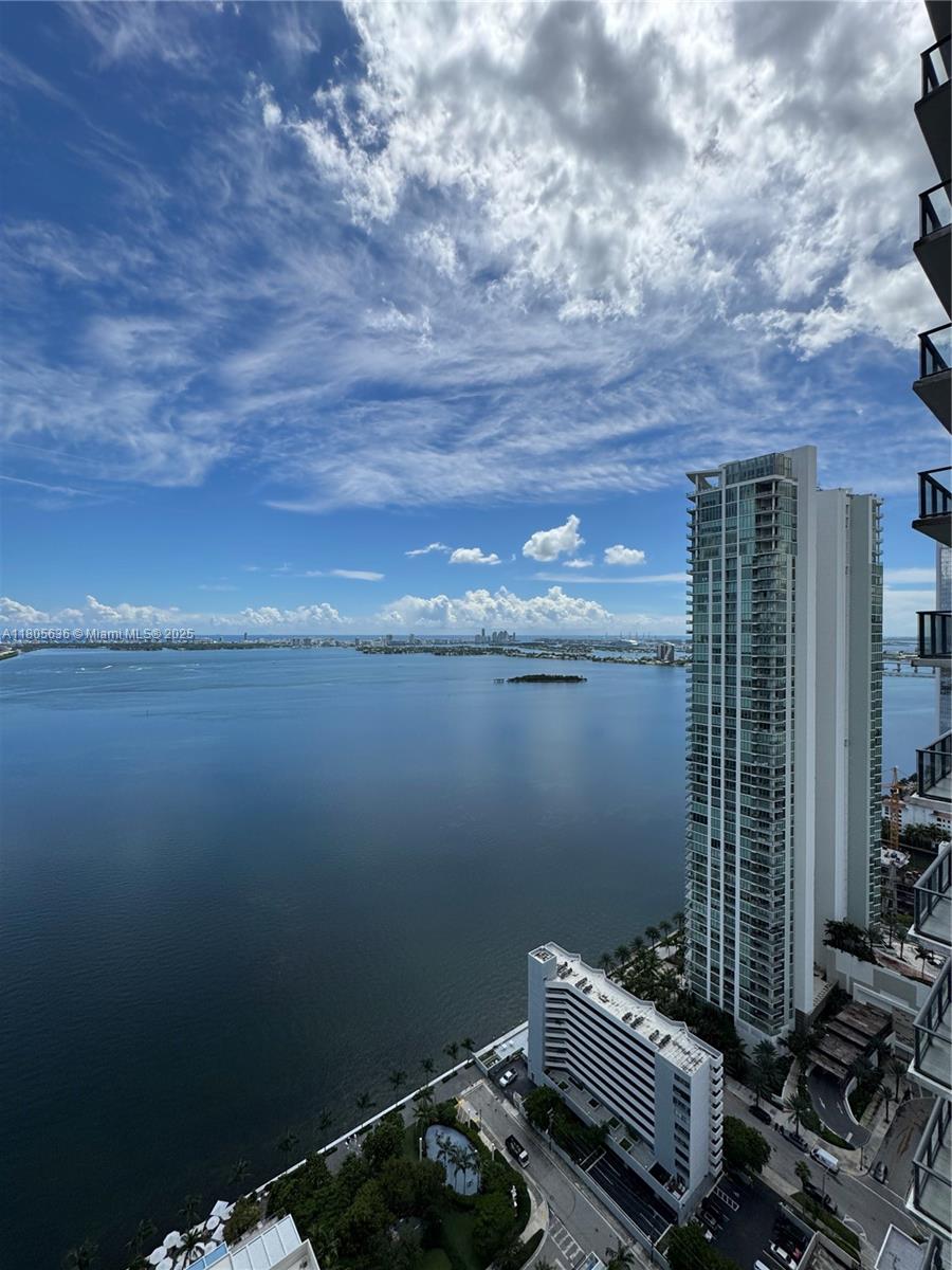 650 NE 32nd St #4201, Miami FL 33137