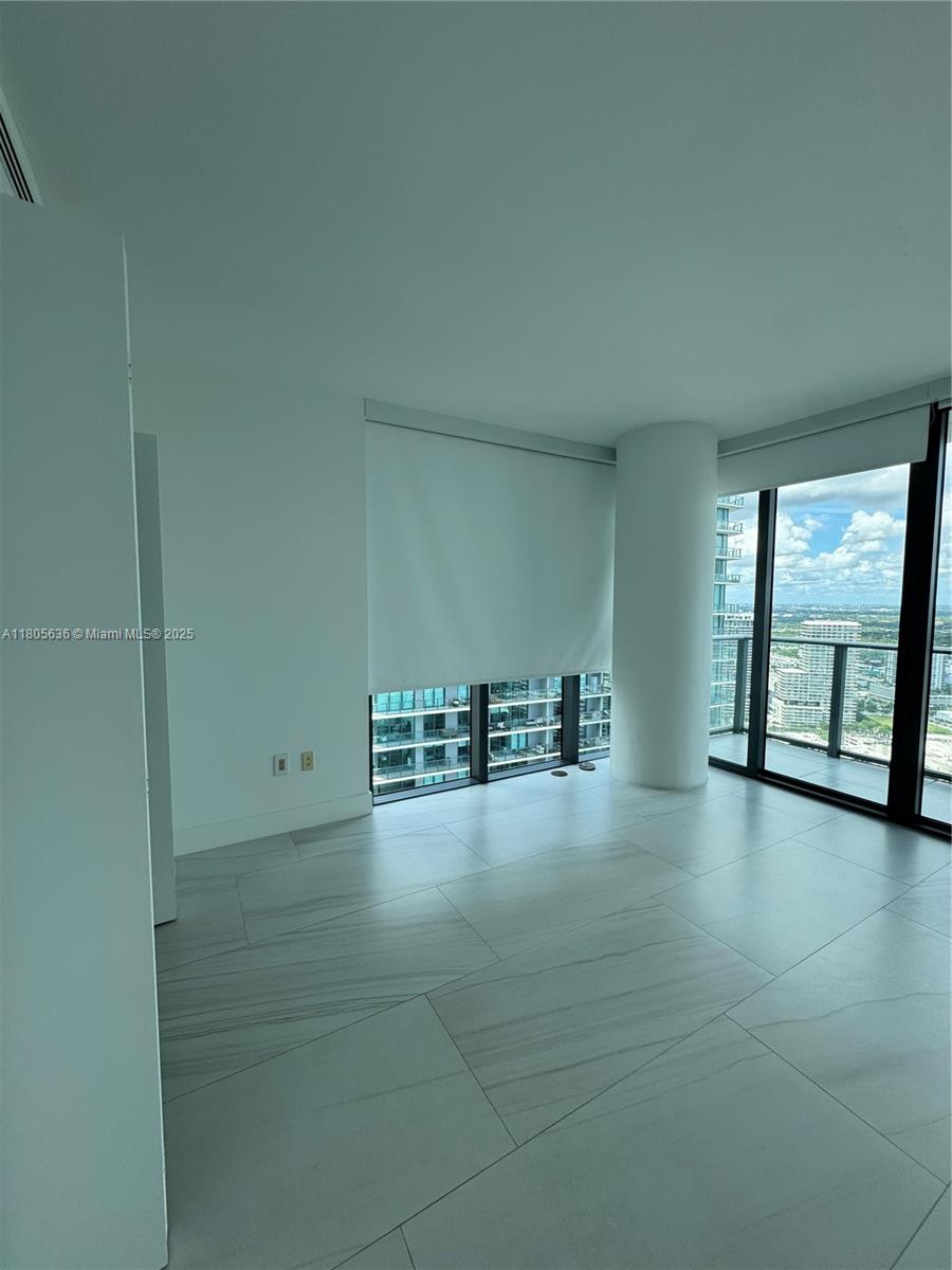 650 NE 32nd St #4201, Miami FL 33137