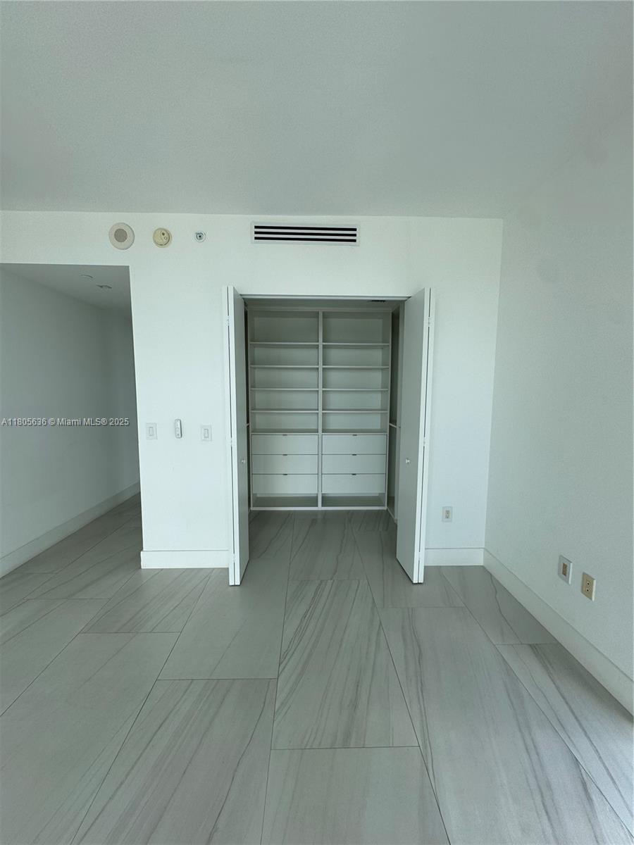 650 NE 32nd St #4201, Miami FL 33137