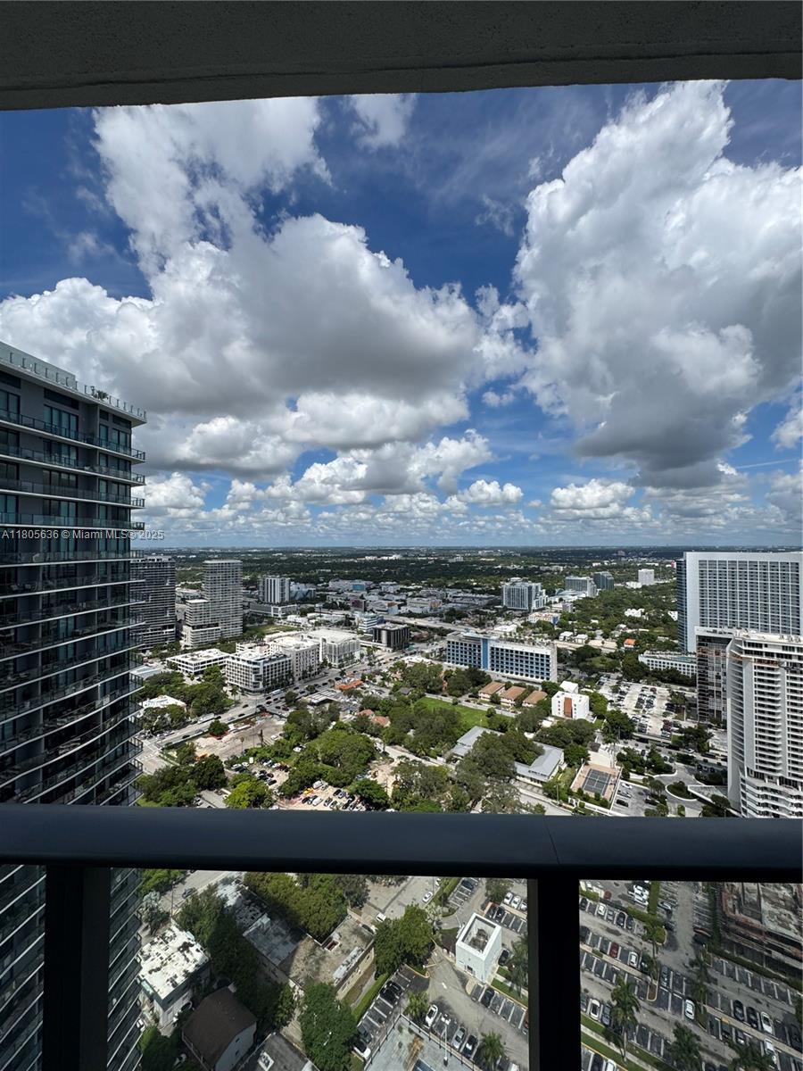 650 NE 32nd St #4201, Miami FL 33137