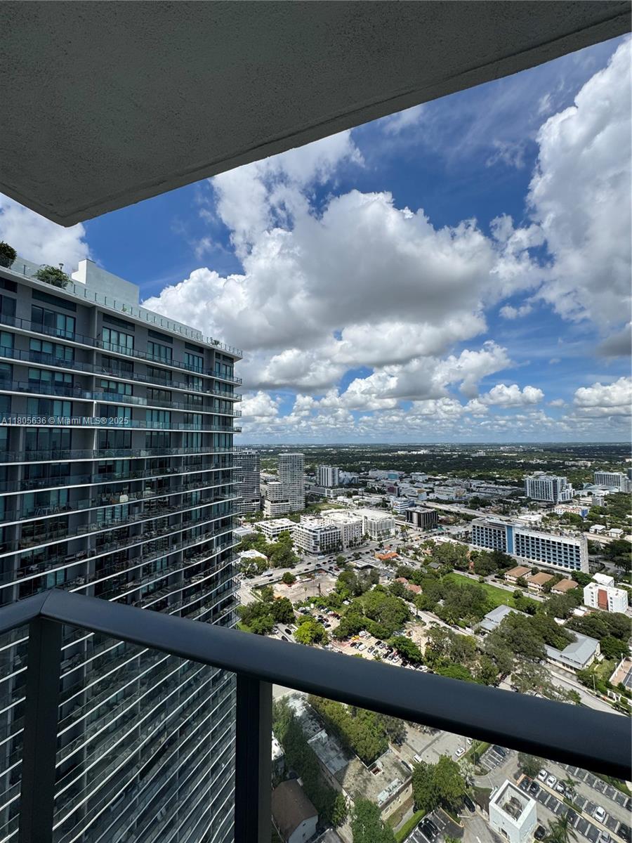 650 NE 32nd St #4201, Miami FL 33137