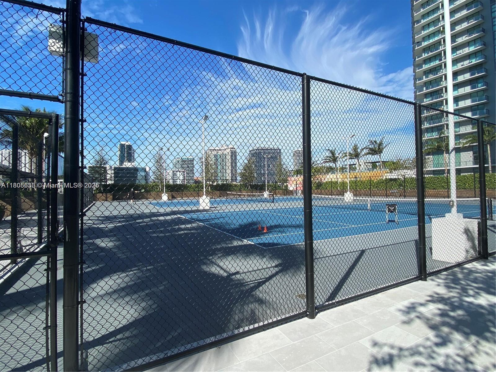650 NE 32nd St #4201, Miami FL 33137