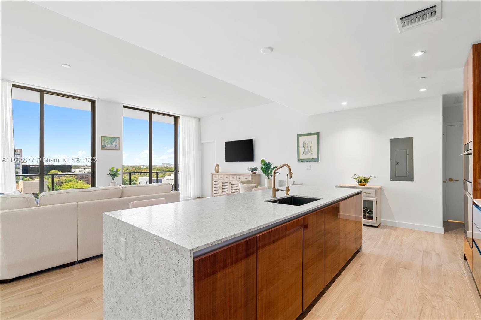 2678 Tigertail Ave #713, Miami FL 33133