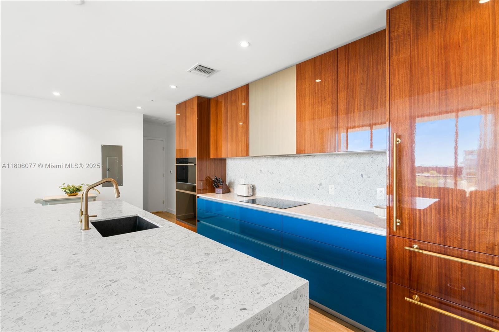 2678 Tigertail Ave #713, Miami FL 33133