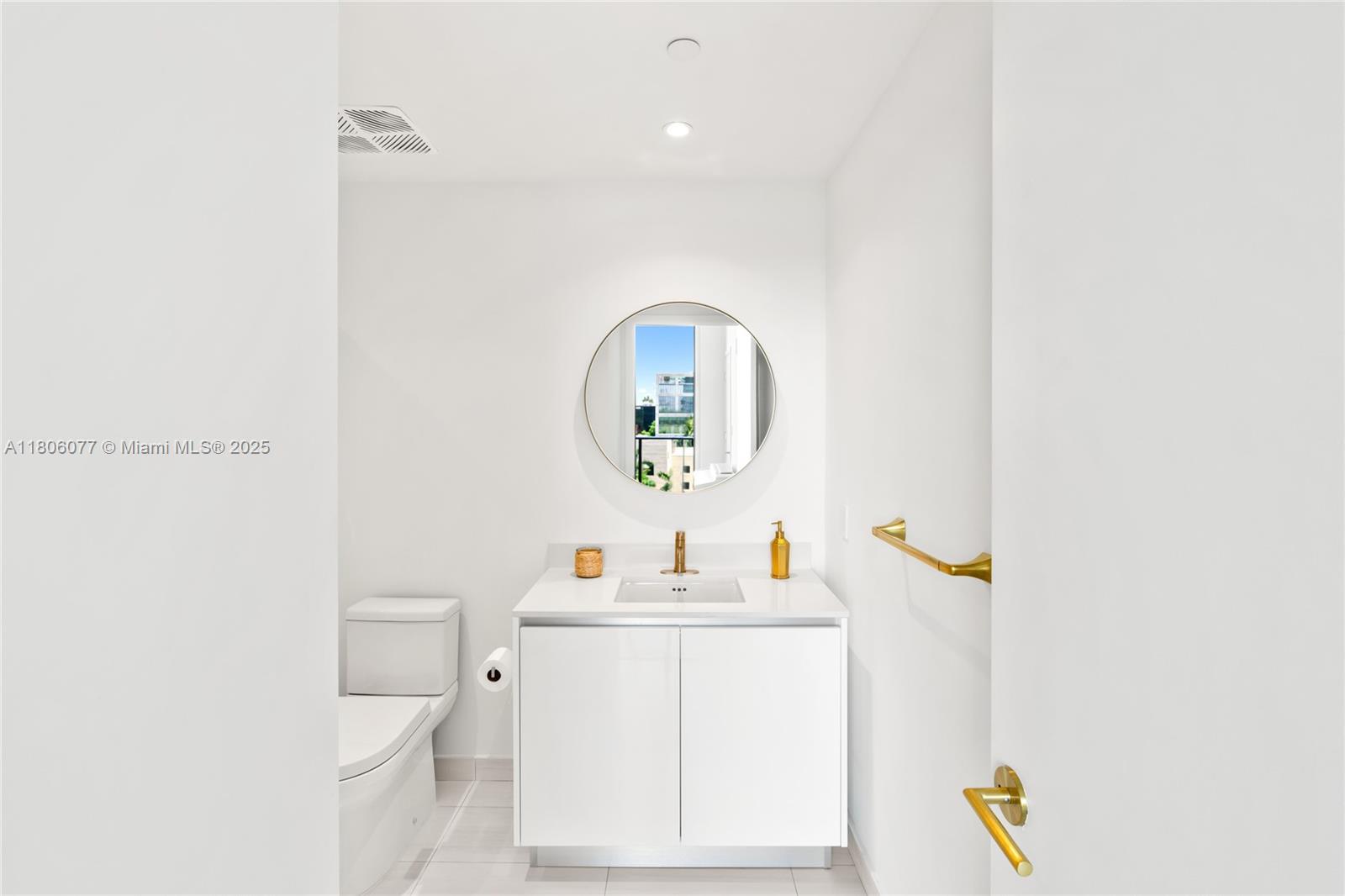 2678 Tigertail Ave #713, Miami FL 33133