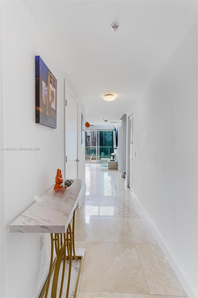 41 SE 5th St #2008, Miami FL 33131