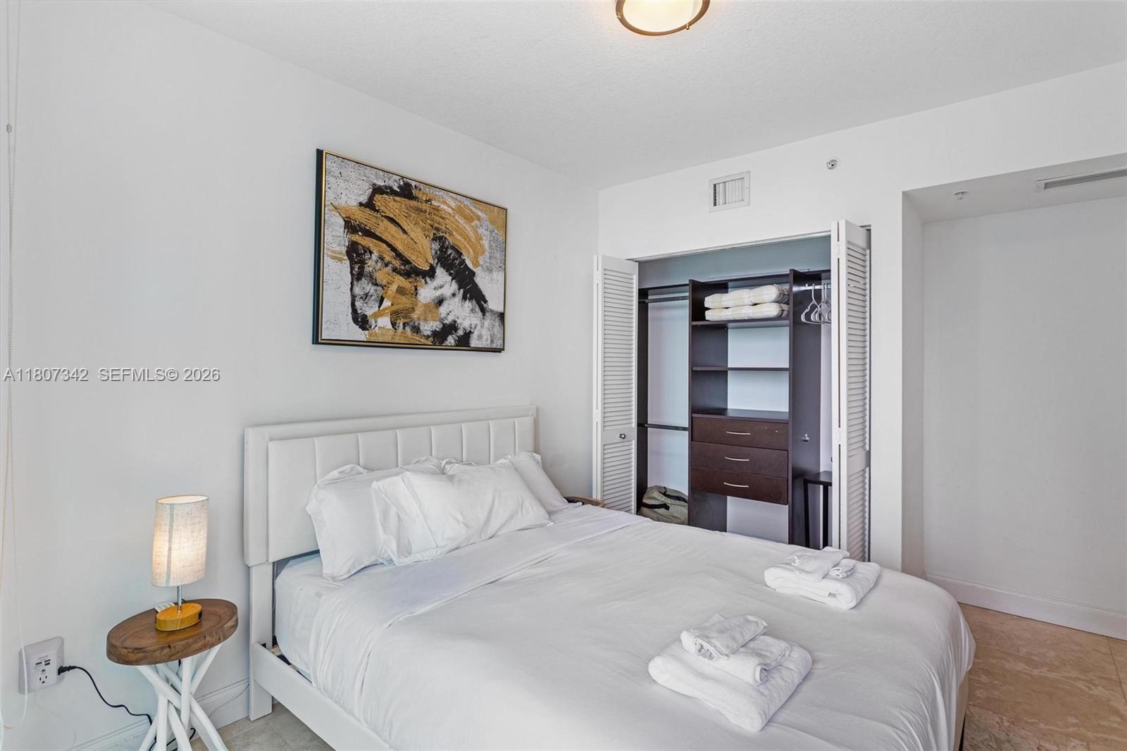 41 SE 5th St #2008, Miami FL 33131