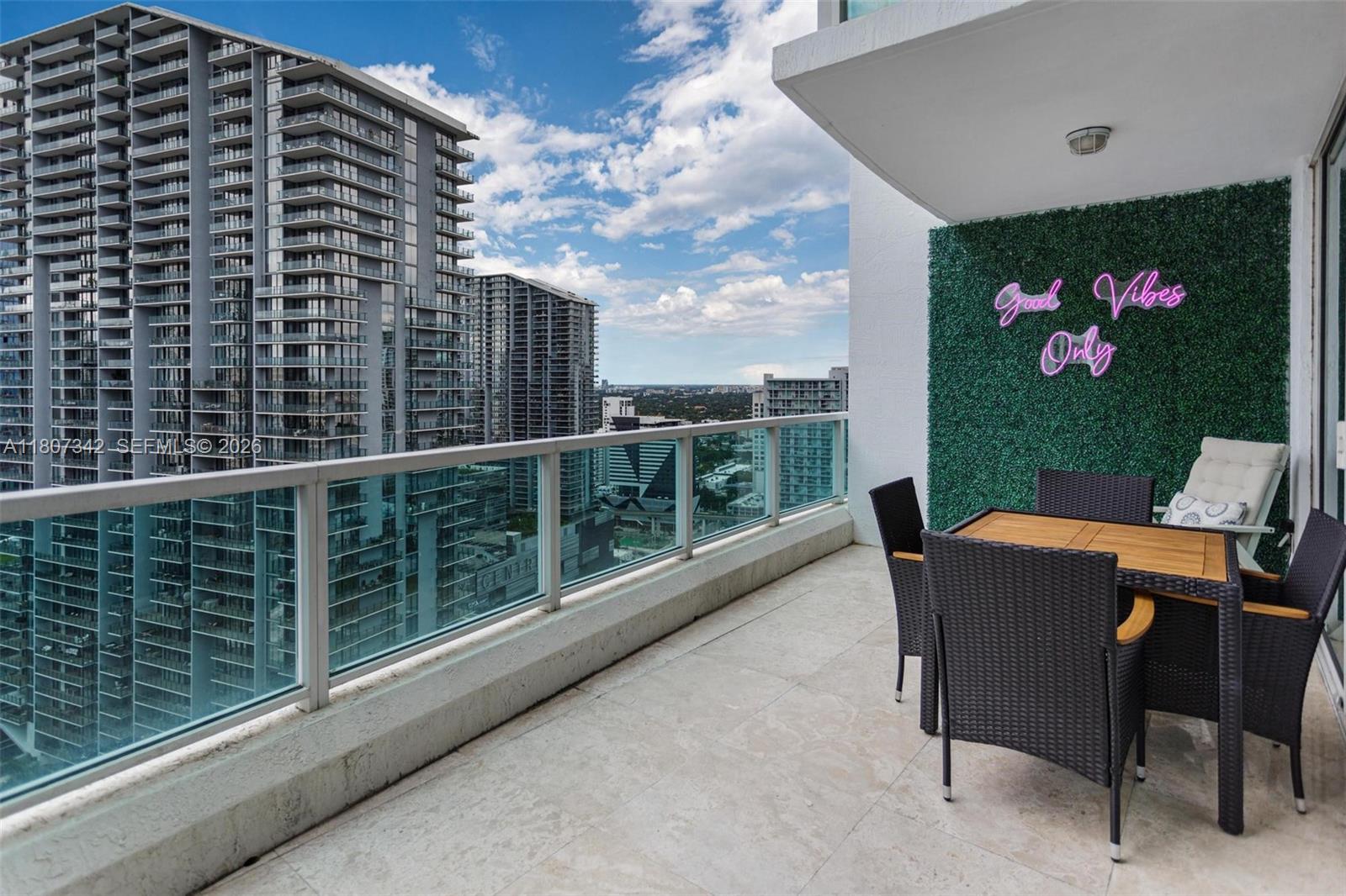 41 SE 5th St #2008, Miami FL 33131