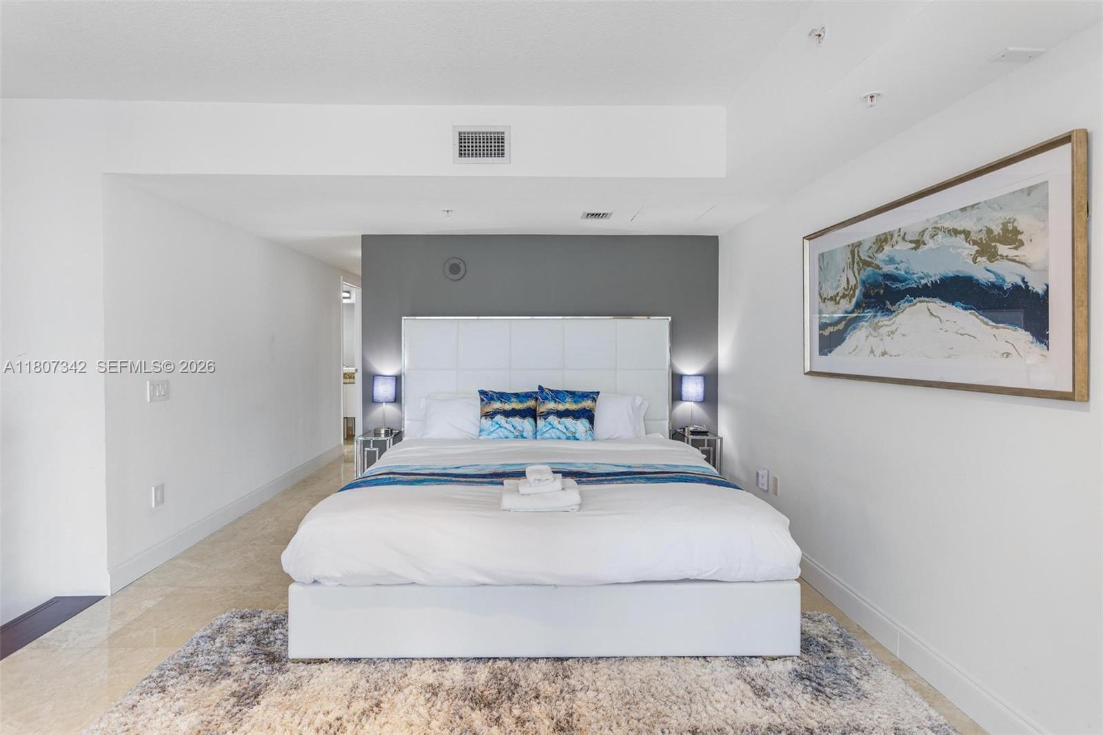 41 SE 5th St #2008, Miami FL 33131