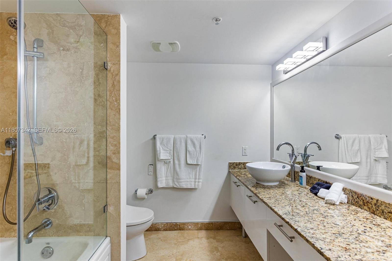 41 SE 5th St #2008, Miami FL 33131