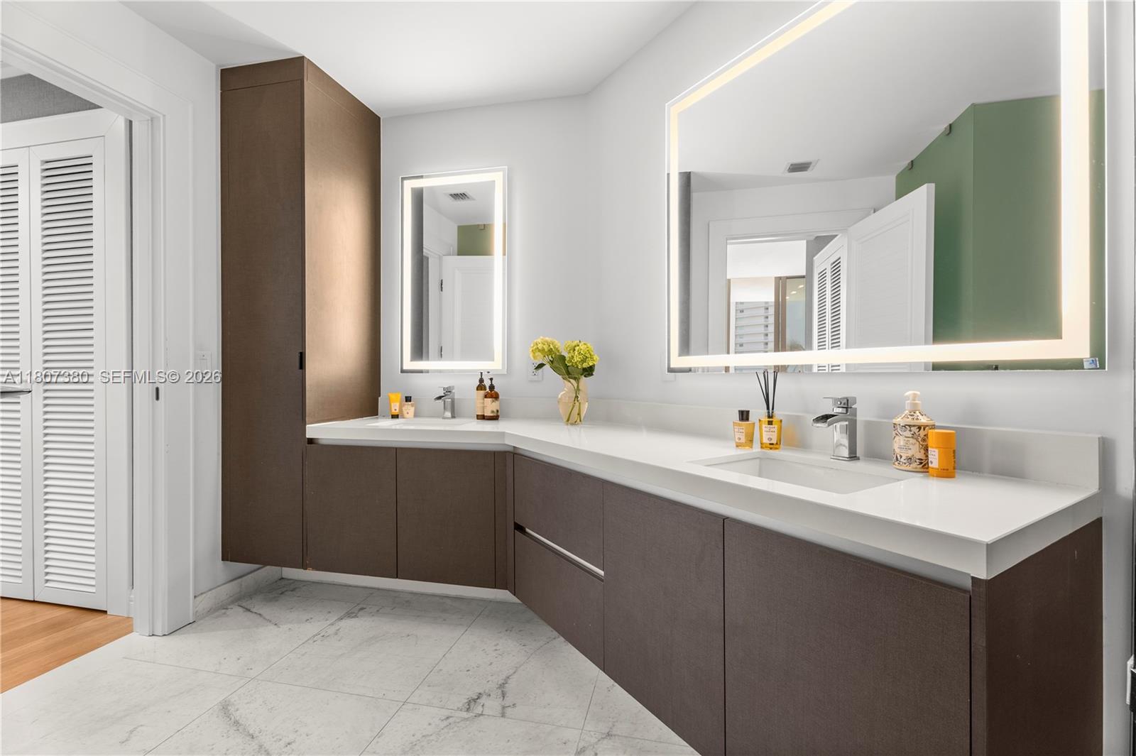 851 NE 1st Ave #1409, Miami FL 33132