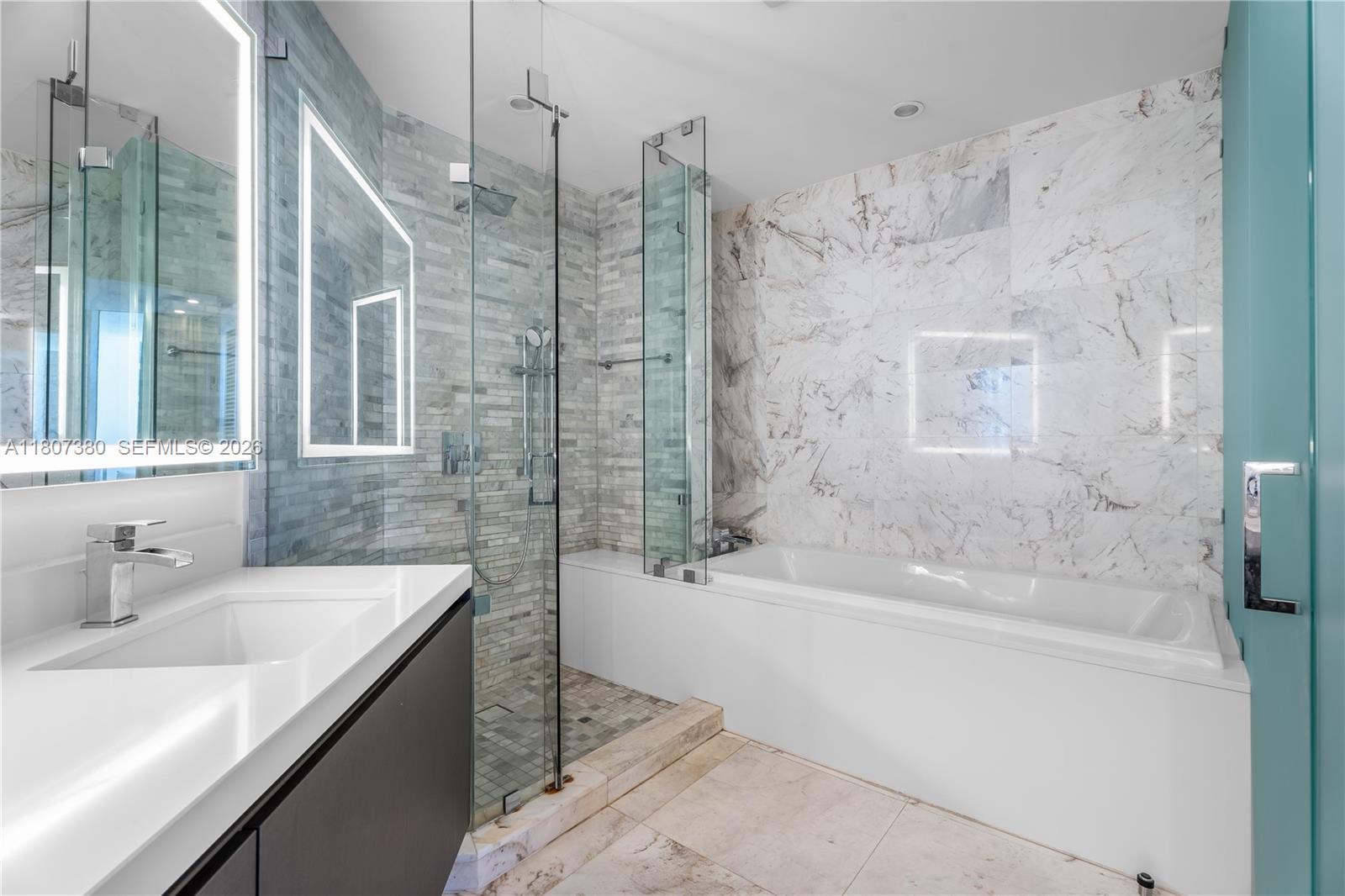 851 NE 1st Ave #1409, Miami FL 33132