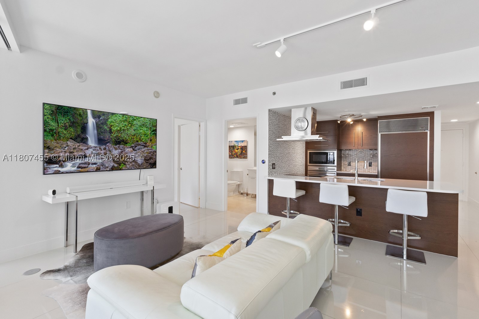 495 Brickell Ave #2304, Miami FL 33131