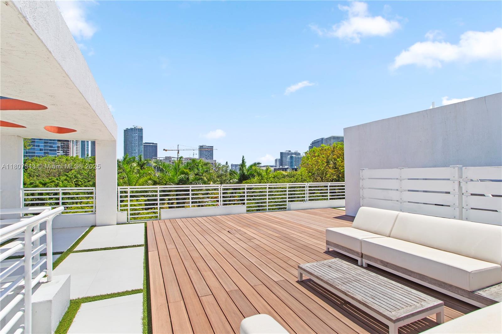 455 NE 39th St #102, Miami FL 33137