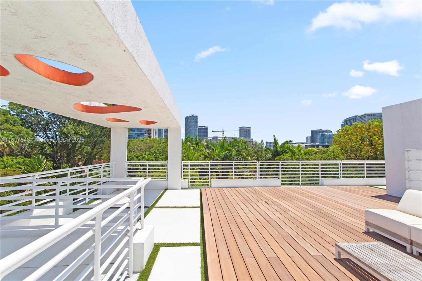455 NE 39th St #102, Miami FL 33137