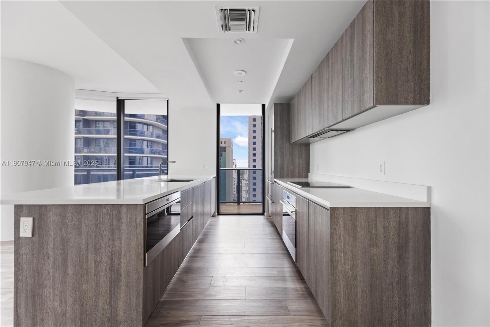 801 S Miami Ave #2201, Miami FL 33130